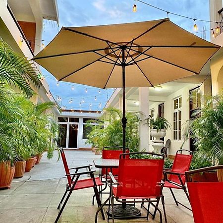 Hotel El Reformador Puerto Barrios Ngoại thất bức ảnh