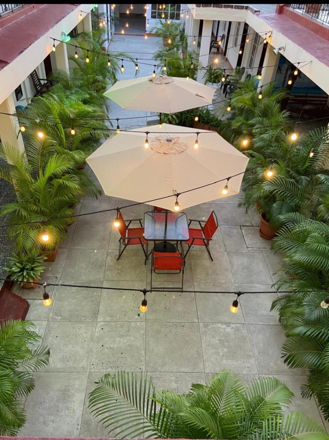 Hotel El Reformador Puerto Barrios Ngoại thất bức ảnh
